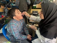 پویش سلامت دهان و دندان با حضور پدربزرگ‌ها و مادربزرگ‌ها در دبستان رمضانی برگزار شد