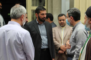 در آستانه