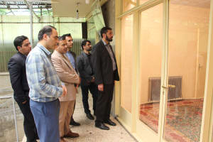 در آستانه